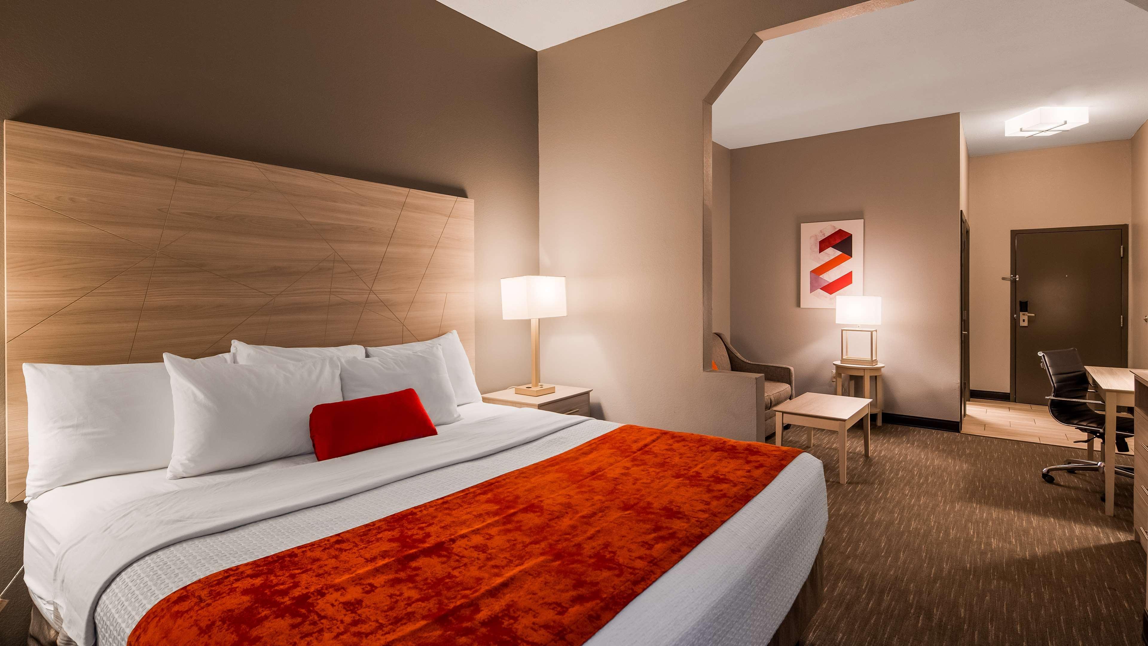 Best Western Plus New Cumberland Exterior photo