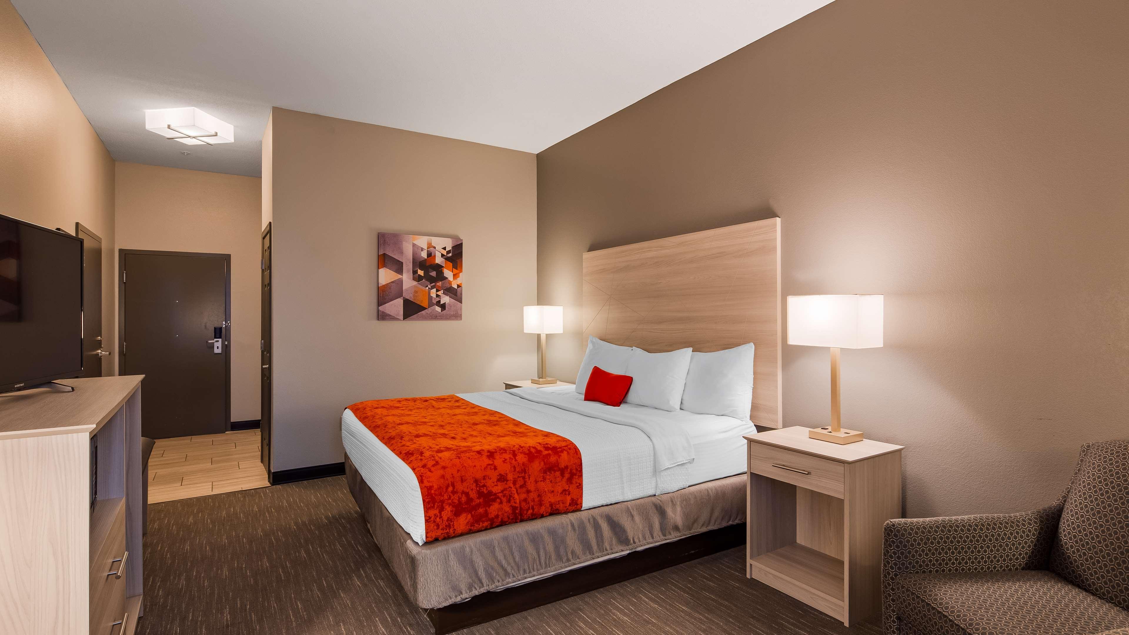 Best Western Plus New Cumberland Exterior photo
