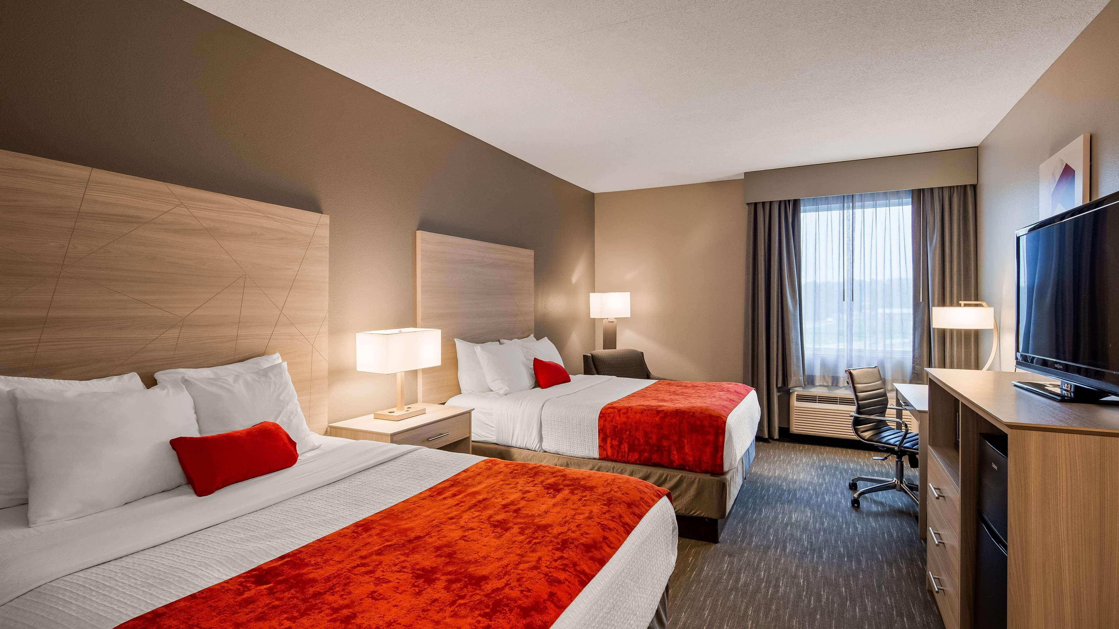 Best Western Plus New Cumberland Exterior photo