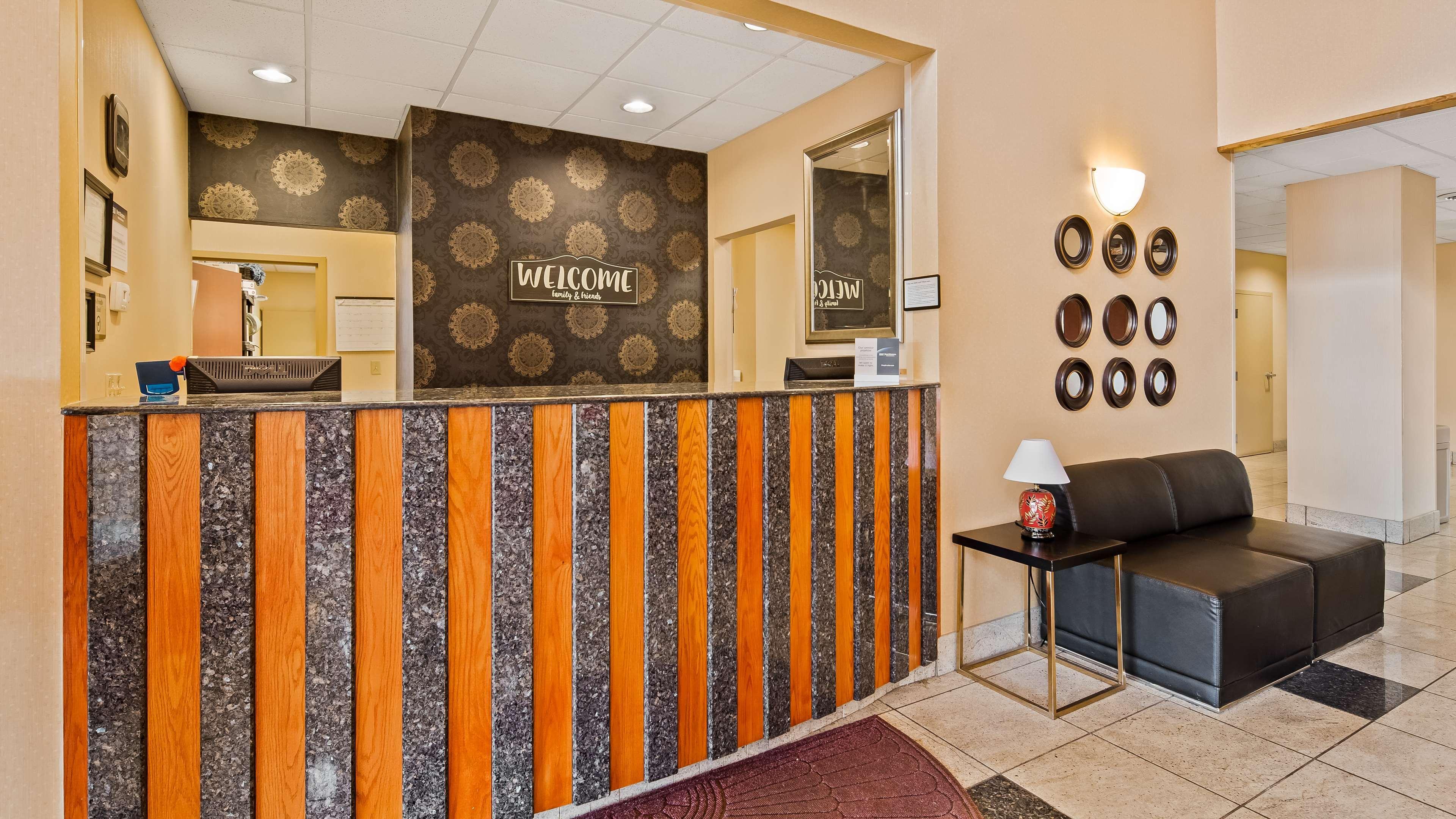 Best Western Plus New Cumberland Exterior photo