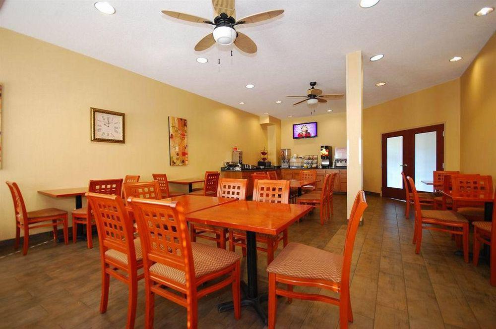 Best Western Plus New Cumberland Restaurant photo
